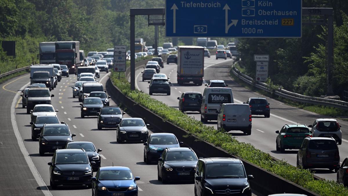 Start Der Sommerferien Sorgt Für Volle Straßen Und Züge | Aachener Zeitung